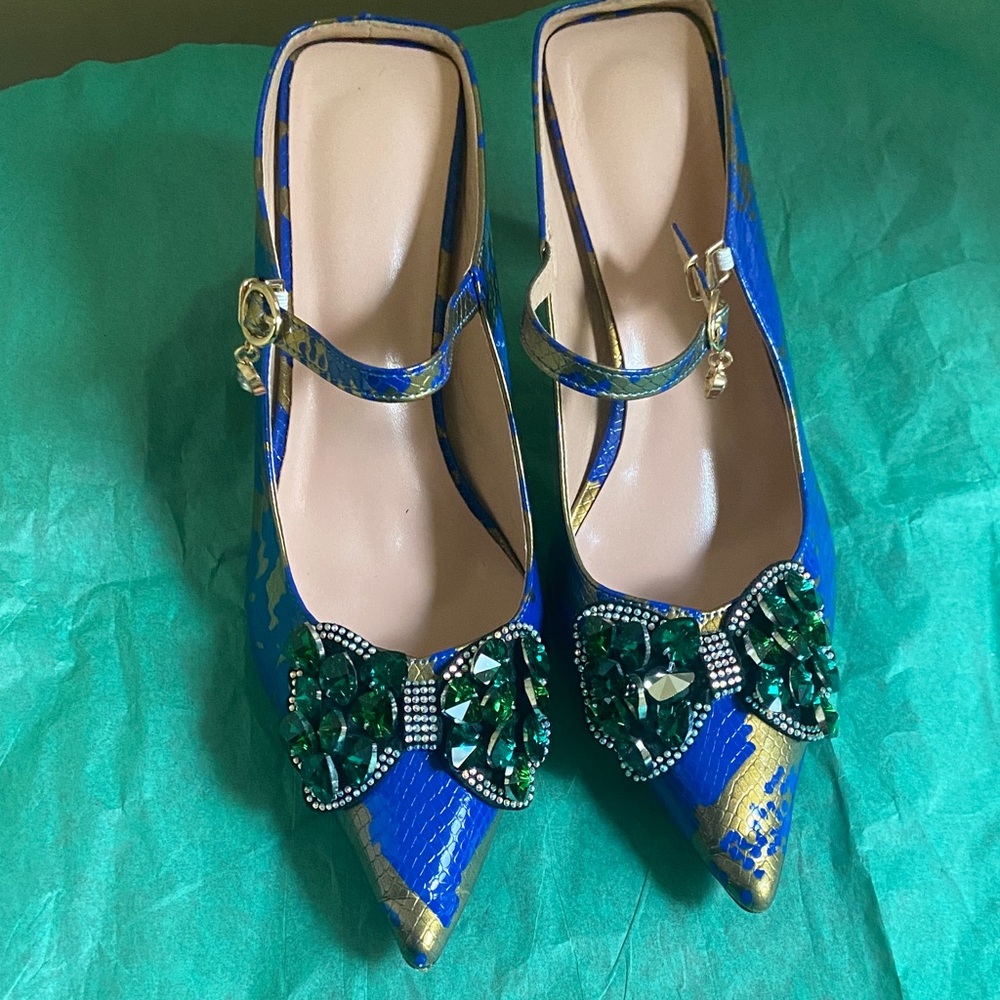 Blue Pointed Mary Jane Heels with Green Jewel Bow Accent